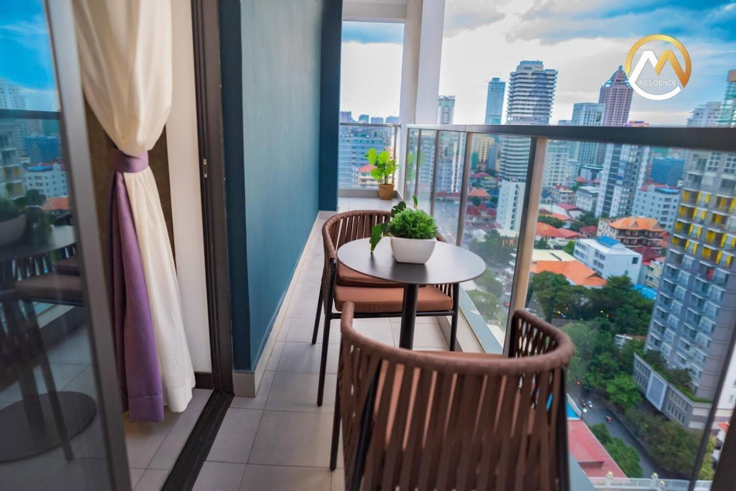 Hotel Serviced Apartments Top One Infinity Pool With View Of 360 Degree Phnompenh Exteriér fotografie